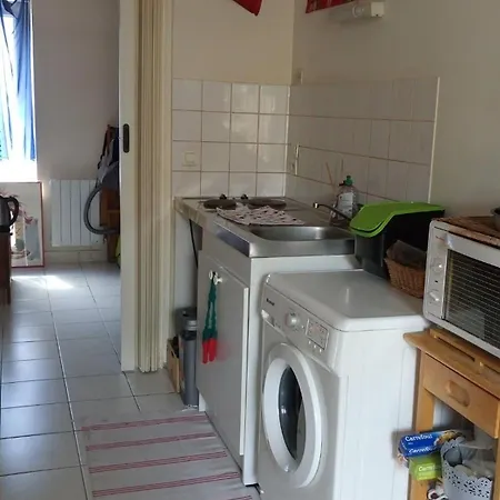 Courtyard Apartment, Close To Tram And Center *